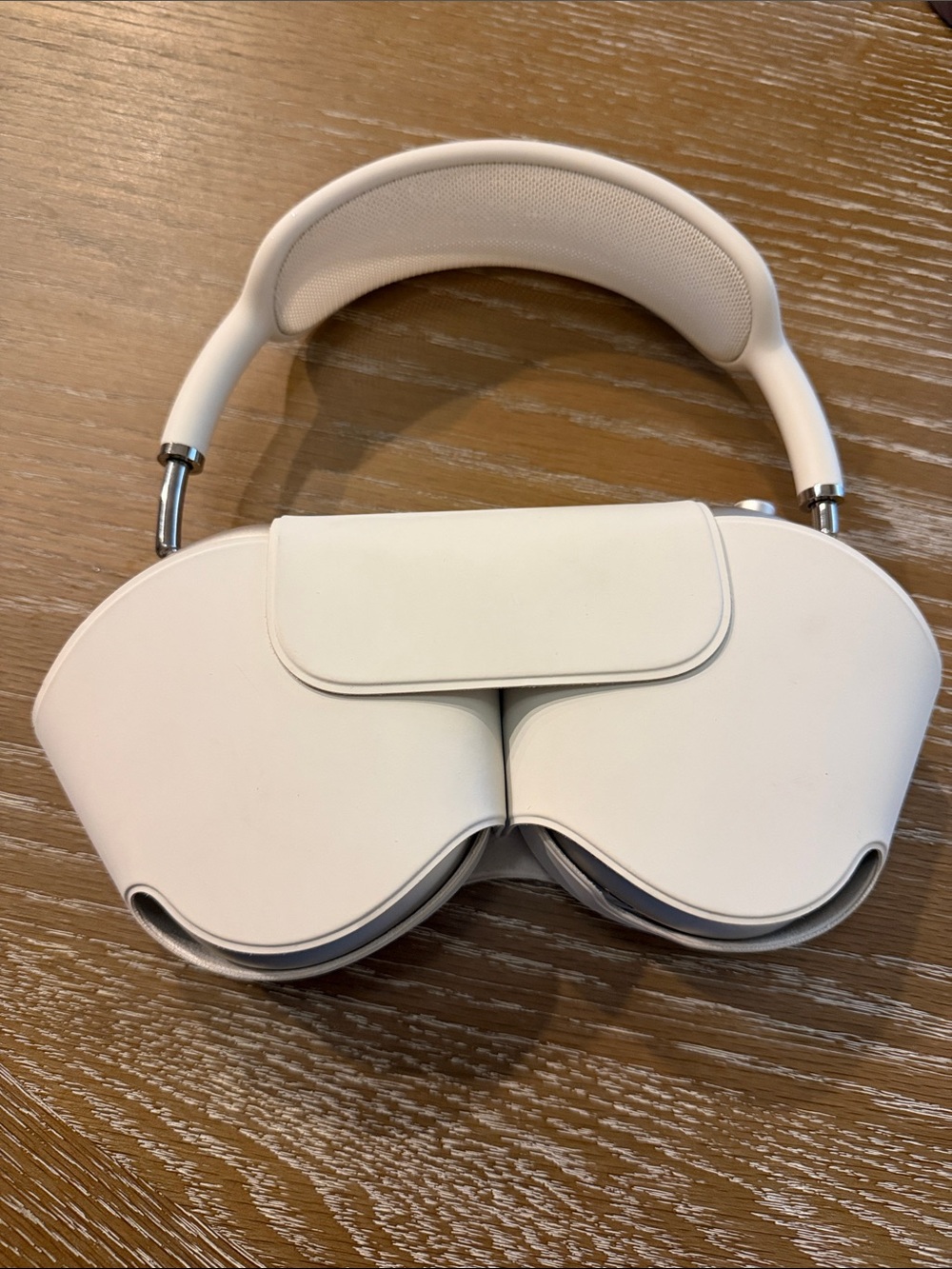 Apple Vision Pro White Spatial Headset with Padded Headband